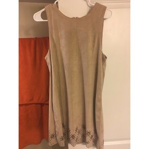 Beige sleeveless shade dress